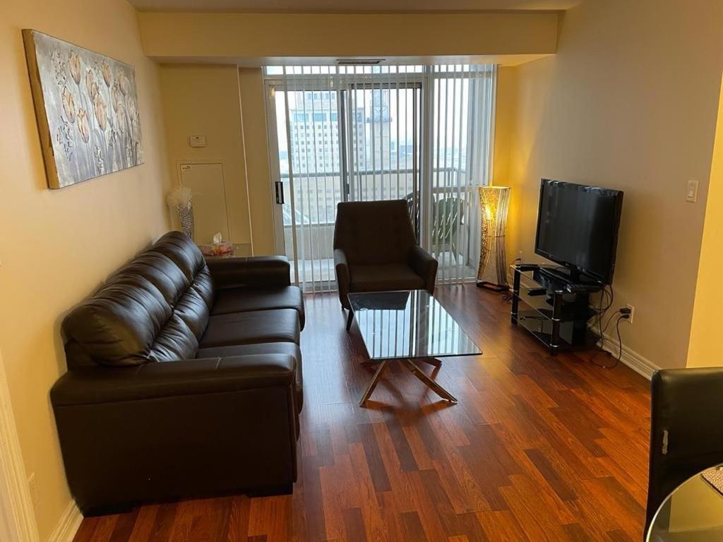 Platinum Suites Furnished Executive Suites Мисисага Екстериор снимка