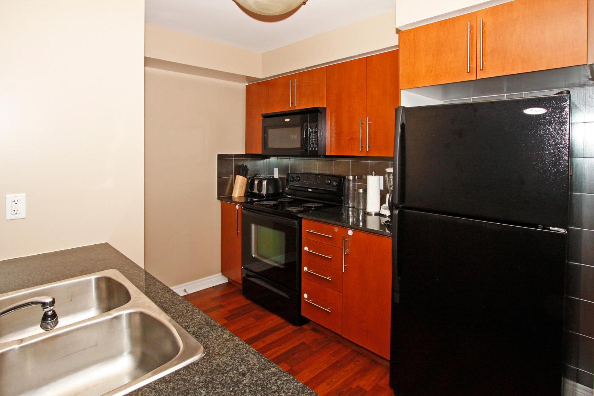 Platinum Suites Furnished Executive Suites Мисисага Екстериор снимка