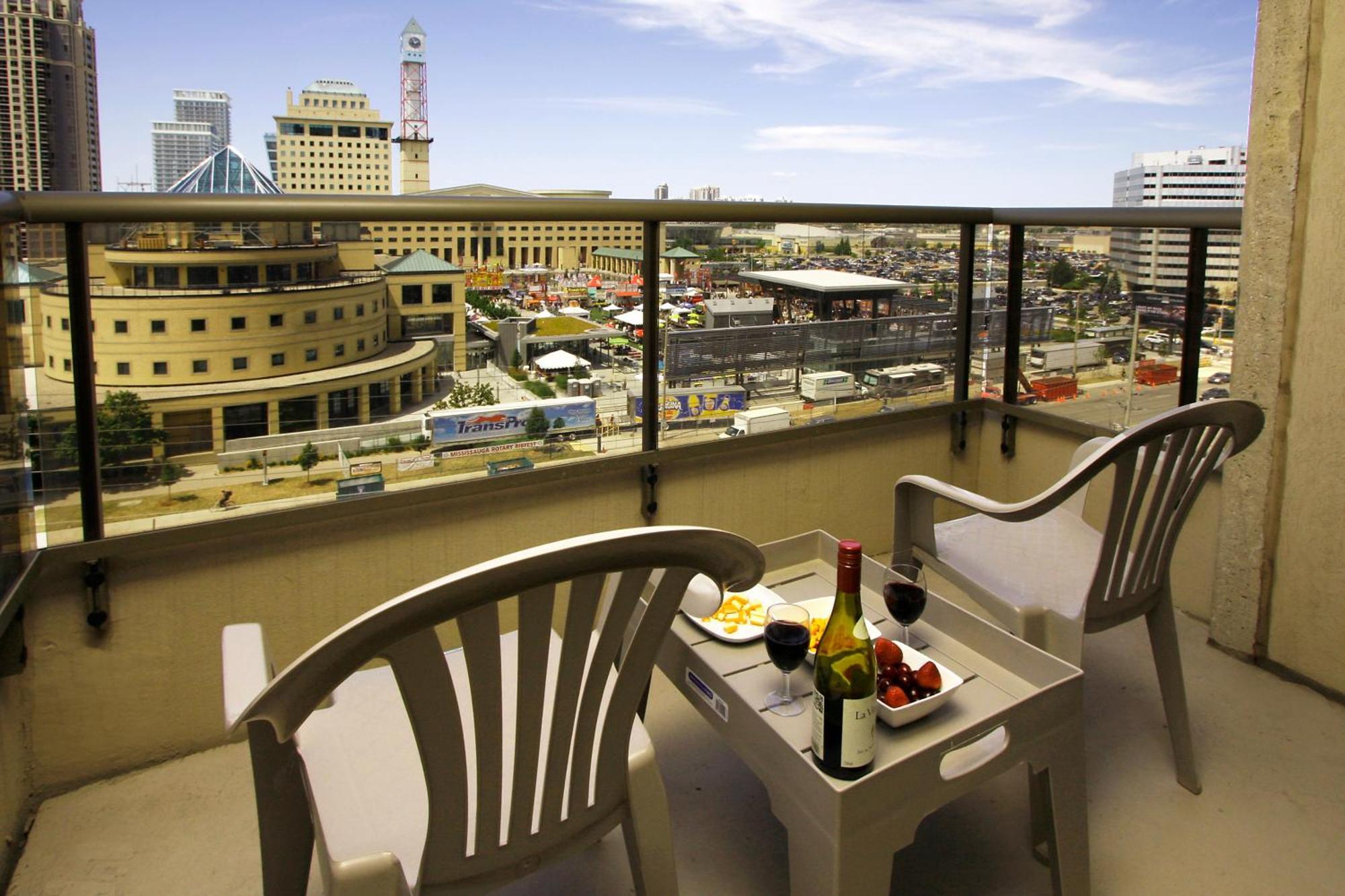 Platinum Suites Furnished Executive Suites Мисисага Екстериор снимка